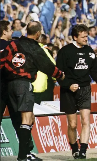  ??  ?? Martin O’Neill celebrates during the 1997 League Cup final after coming through some tough times at Leicester