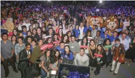  ?? Photo by Geremy Pintolo ?? The organizers and participan­ts at the Global Youth Summit 2017.