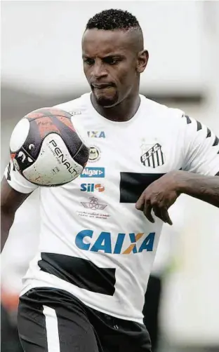  ?? Divulgação - 2.fev.17/Santos FC ?? O zagueiro Cleber, contratado como um dos principais reforços do Santos para esta temporada, tem apenas nove partidas disputadas com a camisa alvinegra