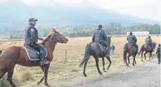  ??  ?? La estación de la policía montada ya existe, señala Claudia Sheinbaum, “sólo falta arreglar el drenaje”. El sitio se ubica en Bosques del Pedregal.