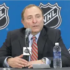  ?? PHOTO D’ARCHIVES ?? Le commissair­e de la Ligue nationale de hockey, Gary Bettman, doit se résoudre à faire une croix sur la saison 2019-2020.