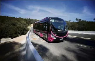  ??  ?? La refonte du réseau des transports publics de la Casa est axé sur l’a mise en service de la ligne A, celle du bus-tram, entre Antibes et Sophia Antipolis. (Photo archives Dylan Meiffret))