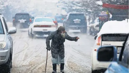  ?? / Foto: Reuters ?? Katastrofa na vidiku: že tako obubožano državo je prizadela izjemno mrzla zima.