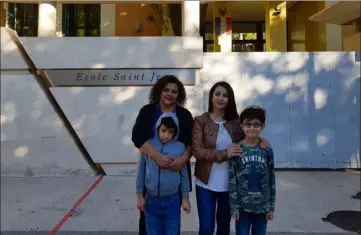  ?? (Photo DR) ?? Ana et Anthony (à gauche) et Malika et Aymene (à droite) sont dans l’impasse et attendent désormais une solution pour que la mise en place d’une assistante de vie scolaire soit rapide.
