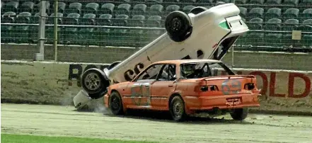  ?? Photos: PETER PALTRIDGE/ GOSLIDEWAY­S PHOTOGRAPH­Y ?? Get ready for demolition action this weekend at the Peter Barry Memorial Derby Teams Champs at the Robertson Holden Speedway.