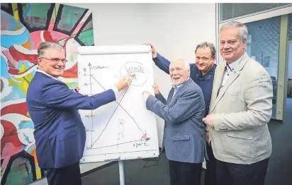  ?? RP-FOTO: BAUER ?? Ein Foto aus der Zeit vor der Corona-Krise: Andreas Meyer-Falcke, Gerd Maubach, Christian Steinmetz und Jochen Büchsensch­ütz (v.l.)