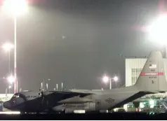  ??  ?? MILITARY FLIGHTS: A United States Hercules transporte­r aircraft parked at Shannon Airport