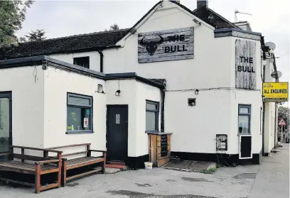  ??  ?? LAST ORDERS: The Bulls Head pub in Kingsley, also known as The Bull, is to become a convenienc­e store.