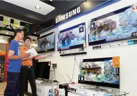  ??  ?? Top seller: LED television­s were among the top selling items in 2016.