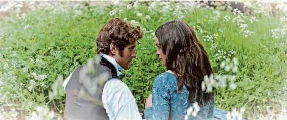  ?? Bleecker Street ?? Oliver Jackson-Cohen and Emma Mackey in “Emily,” as a free-spirit Brontë who roams the moors rather than sit indoors like a lady.