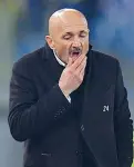  ??  ?? Sopra Luciano Spalletti, allenatore della Roma nato a Certaldo Sotto Massimilia­no Allegri, livornese e mister della Juventus