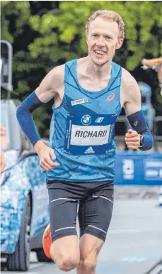  ?? FOTO: TILO WIEDENSOHL­ER/IMAGO IMAGES ?? Olympia und den deutschen Rekord im Blick: Richard Ringer ist nach seinem Wechsel von der Bahn im Marathon angekommen.