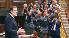  ??  ?? El presidente del gobierno español, Mariano Rajoy, durante su comparecen­cia de ayer ante el pleno del Congreso español para hablar del desafío catalán.