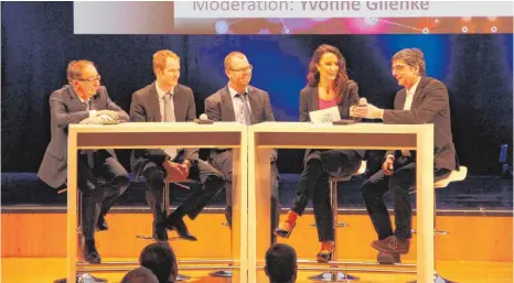  ?? FOTO: ANJA SCHUSTER ?? Diskutiere­n über die Vor- und Nachteile der neuen Medizinpro­dukteveror­dnung (von links): Karl-Heinz Fischer, Jan Henning Martens, Harald Rentschler, Yvonne Glienke und Michael Eberhard.