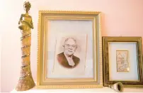  ?? ?? Queen Esther Marrow lives in her grandmothe­r’s house in Newport News. The living room mantelpiec­e holds a portrait of her grandma, Roxanna Marrow Johnson.