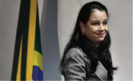  ?? Mateus Bonomi/Agif/Folhapress ?? Cláusulas vão obrigar empresas investigad­as por corrupção a ressarcir erário integralme­nte A advogada-geral da União, ministra Grace Mendonça, fez proposta de padronizaç­ão ao Ministério Público Federal