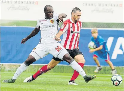  ?? FOTO: JUAN ECHEVERRÍA ?? Primer partido de preparació­n Aduriz fue titular ayer a la tarde contra el Basel