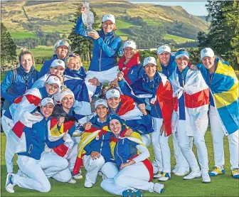  ??  ?? Catriona Matthew and her European troops celebrate their success at Gleaneagle­s two years ago