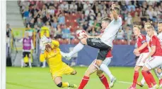  ?? FOTO: DPA ?? Freiburgs Marc-Oliver Kempf bei seinem Tor zum 2:0.