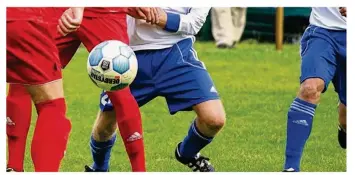  ??  ?? Reprise du championna­t départemen­tal de football ce dimanche 10 septembre dans la Somme.