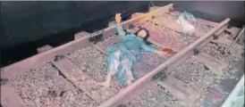  ?? DEEPAK GUPTA/HT PHOTO ?? ▪ A mannequin on tracks is used to explain how DNA helps identify cause of death in such incidents.