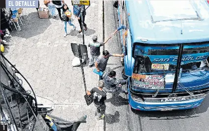 Denuncias de robos en buses urbanos se trasladan al norte - PressReader