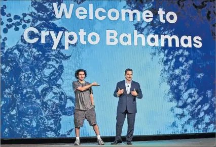  ?? EL PAÍS ?? FTX. El fundador de FTX, Sam Bankman-fried (izquierda), en un evento sobre criptomone­das en Bahamas.