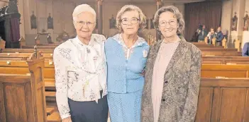  ?? FOTO: CHRISTOPH REICHWEIN ?? Hildegard Schmahl, Jutta Speidel und Gertrud Roll (v.l.) sind für ihre Rollen um etwa 20 Jahre gealtert.