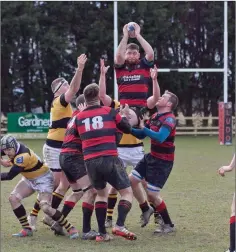  ??  ?? Arklow claim this line out against Newbridge.