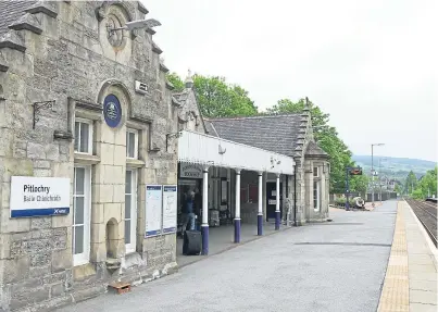  ?? Picture: Gareth Jennings. ?? Pitlochry train station will have its platforms reconfigur­ed.