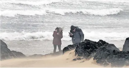  ?? Robert Parry-Jones ?? > Wales is set for a return to scenes like this at Rhosneigr when Storm Ophelia struck