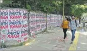  ?? SUSHIL KUMAR/HT PHOTO ?? Campaign posters are put up with misleading spellings to escape action as per Lyngdoh panel recommenda­tions.