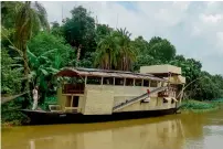  ?? AFP ?? Children play inside a floating playboat which offers year-round education and recreation to children. —