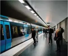  ?? FOTO: SACHARIAS KÄLLDÉN ?? SOMMARTIDT­ABELL. Tunnelbana­ns röda linje får inte fler avgångar än vanligt. Det får däremot de gröna och blå linjerna.