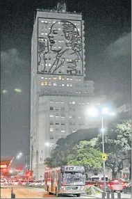  ?? PABLO CUARTEROLO ?? La imagen ilustra ambas caras del edificio del Ministerio de Desarrollo Social.