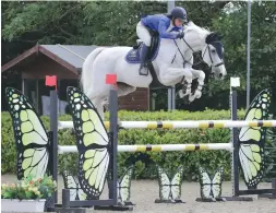  ??  ?? B Valeree (Rachael Connor) beats a huge field in the 1.20m two-phase