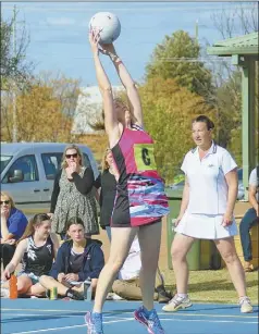  ??  ?? Rebecca May and umpire Penny Sawtell