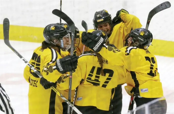  ?? ANGELA ROWLINGS / HERALD STAFF ?? ‘BOUNCES WILL COME’: Boston Pride players celebrate a goal against the Metroplita­n Riveters on Monday.