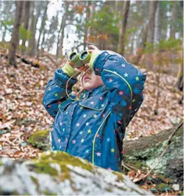  ?? DREAMSTIME ?? Getting to know your local birds can be an eye-opening activity for you and your kids.