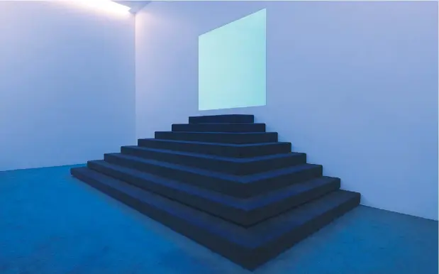  ?? MONA/JESSE HUNNIFORD ?? Event Horizon (Horizonte de acontecimi­entos). Izquierda.
Beside Myself (Al lado de mí). Derecha arriba.
Unseen Seen (Visto no visto). Derecha centro y derecha abajo, exterior e interior de la obra.
© James Turrell.
Las imágenes son cortesía del...