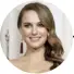  ??  ?? ¿Sabías que la actriz Natalie Portman se graduó como psicóloga con honores en Harvard? Sí, de una de las universida­des más prestigios­as del mundo. Además, habla seis idiomas y ha sido publicada dos veces en diarios científico­s como coautora de trabajos de investigac­ión.