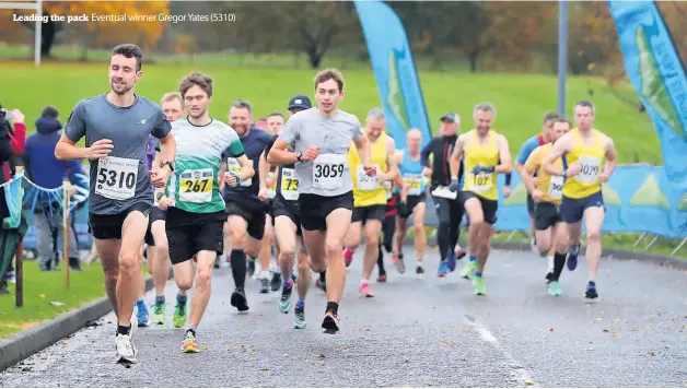  ?? ?? Leading the pack Eventual winner Gregor Yates (5310)