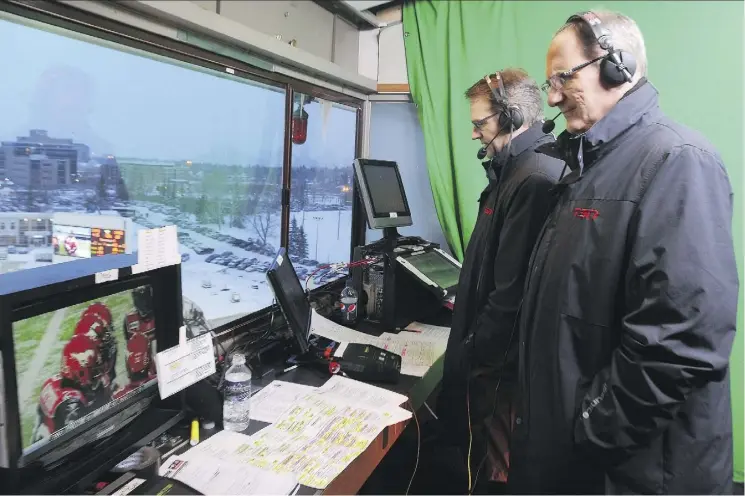  ?? STUART DRYDEN ?? Chris Cuthbert, left, and Glen Suitor will call the action for the 106th Grey Cup Game between Calgary and Ottawa at Commonweal­th Stadium Sunday.