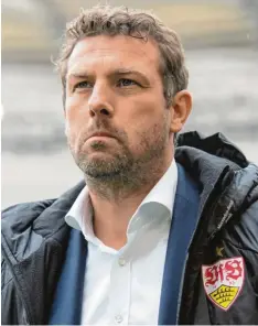  ?? Foto: Simon Sachseder, dpa ?? Markus Weinzierl, ehemaliger FCA-Trainer, aktueller Coach des VfB Stuttgart, hat vor der Begegnung mit seinem Ex-Klub wenig zu lachen.