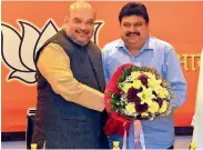  ??  ?? BJP MLC N. Rramchandr­a Rao meets party president Amit Shah in New Delhi on Sunday.