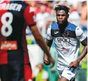  ?? — AP ?? Atalanta forward Duvan Zapata celebrates after scoring during a Serie A match against Genoa.