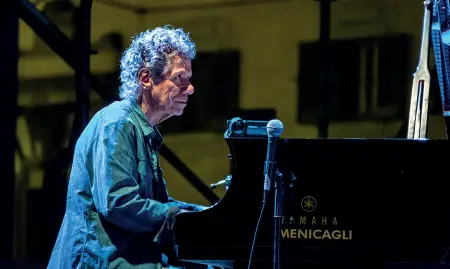  ??  ?? Sul palco Chick Corea in concerto: sarà una delle stelle del Padova Jazz Festival