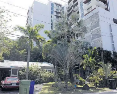  ?? JOE CAVARETTA/SOUTH FLORIDA SUN SENTINEL ?? Julliano Jeyamo’s home is one of the last of its kind in Fort Lauderdale’s trendy Flagler Village neighborho­od as apartment towers rise on block after block.