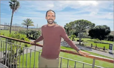  ?? ?? Juanfran Torres posa para AS en el hotel Bonalba Golf, donde entrena el Intercity habitualme­nte.