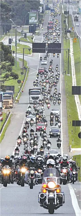  ??  ?? A frota de motociclet­as no Brasil chegou a 24 milhões em 2016